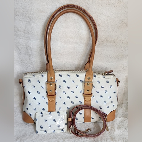 Dooney & Bourke Vintage Crossbody /Shoulder  Bag with card Holder. - Picture 1 of 17